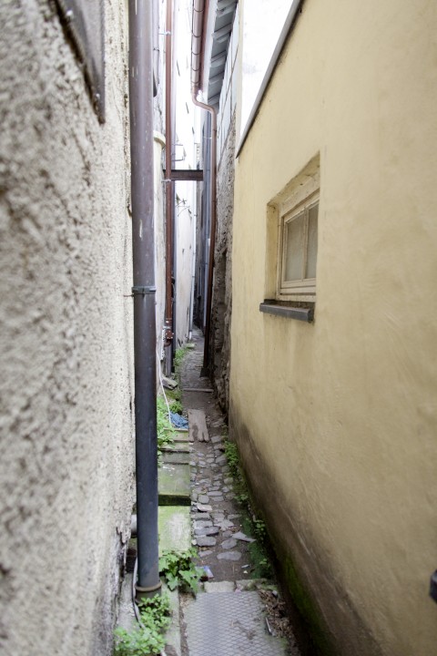 Entdecken Sie die Gemeinisse der verborgenen Feuergassen in der Altstadt